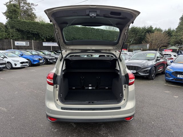 2017 Ford C-Max 1L Titanium 5dr - Photo 12