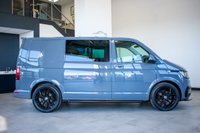 USED 2022 72 VOLKSWAGEN TRANSPORTER 2.0 TDI T32 Startline Kombi Double Cab 5dr Diesel DSG FWD SWB Euro 6 (s/s) (150 ps) Highline Upgrades