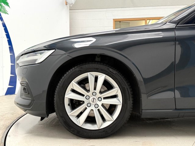 2019 VOLVO V60 2.0 D4 Momentum Pro Estate 5dr Diesel Auto Euro 6 (s/s) (190 ps) - Photo 11