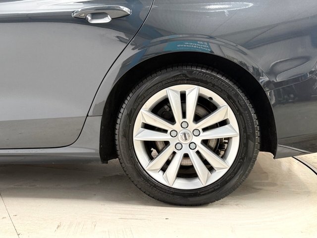 2019 VOLVO V60 2.0 D4 Momentum Pro Estate 5dr Diesel Auto Euro 6 (s/s) (190 ps) - Photo 12