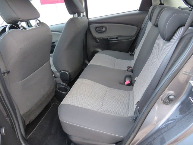 2015 TOYOTA YARIS 2015 1.5 VVT-h Icon Hatchback 5dr Petrol Hybrid E-CVT Euro 6 (101 ps) - Photo 10