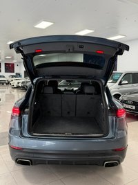 USED 2018 J PORSCHE CAYENNE 3.0T V6 SUV 5dr Petrol TiptronicS 4WD Euro 6 (s/s) (340 ps) &pound;14K IN EXTRAS + ADAPTIVE CC + FSH & NIGHT VIEW & BOSE+PARK ASSIST