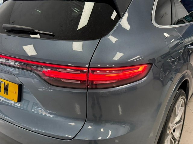 2018 PORSCHE CAYENNE - Photo 5