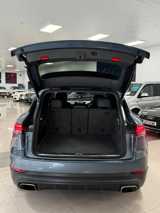 2018 PORSCHE CAYENNE - Photo 8