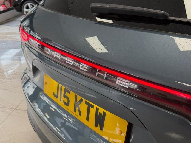 2018 PORSCHE CAYENNE - Photo 11