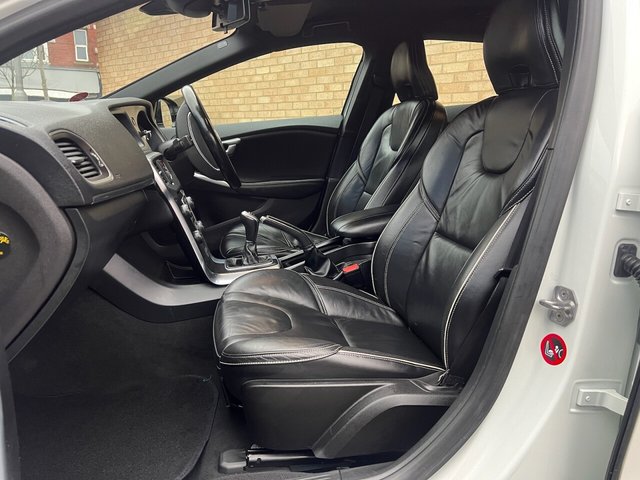 2014 VOLVO V40 2014 1.6 D2 R-Design Hatchback 5dr Diesel Manual Euro 5 (s/s) (115 ps) - Photo 5