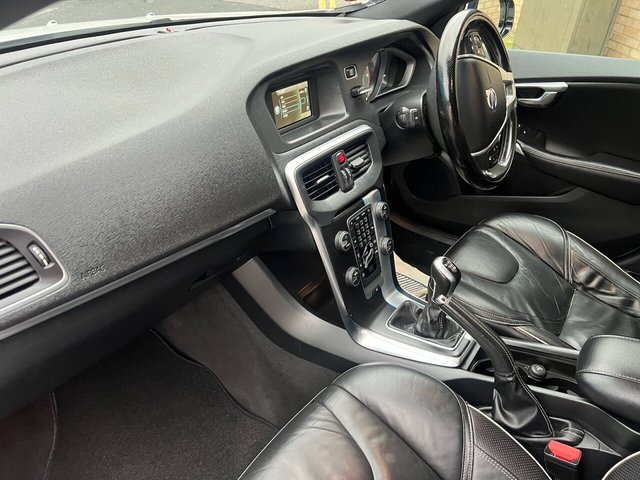 2014 VOLVO V40 2014 1.6 D2 R-Design Hatchback 5dr Diesel Manual Euro 5 (s/s) (115 ps) - Photo 7