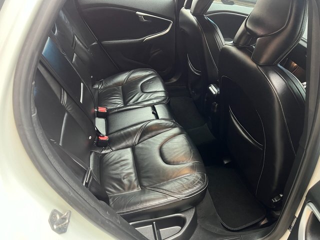 2014 VOLVO V40 2014 1.6 D2 R-Design Hatchback 5dr Diesel Manual Euro 5 (s/s) (115 ps) - Photo 10