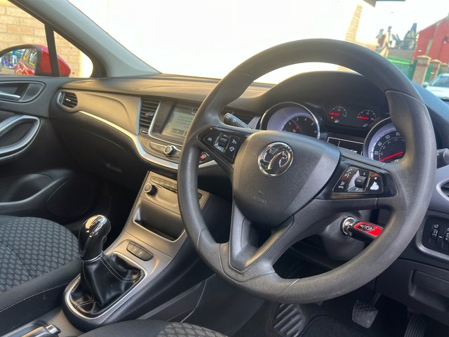 2015 VAUXHALL ASTRA 2015 1.0i Turbo ecoFLEX Design Hatchback 5dr Petrol Manual Euro 6 (s/s) (105 ps) - Photo 9