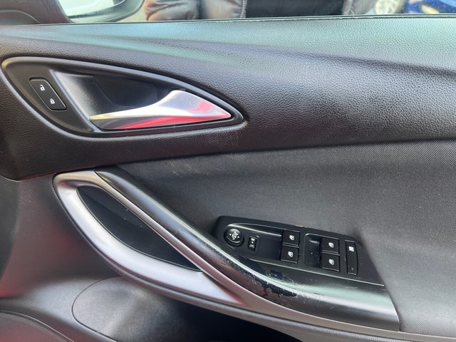 2015 VAUXHALL ASTRA 2015 1.0i Turbo ecoFLEX Design Hatchback 5dr Petrol Manual Euro 6 (s/s) (105 ps) - Photo 12