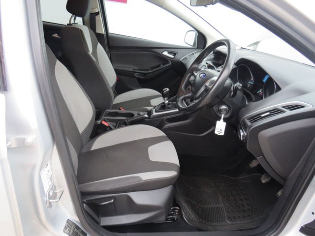 2014 FORD FOCUS 2014 1.0T EcoBoost Zetec Hatchback 5dr Petrol Manual Euro 5 (s/s) (125 ps) - Photo 7