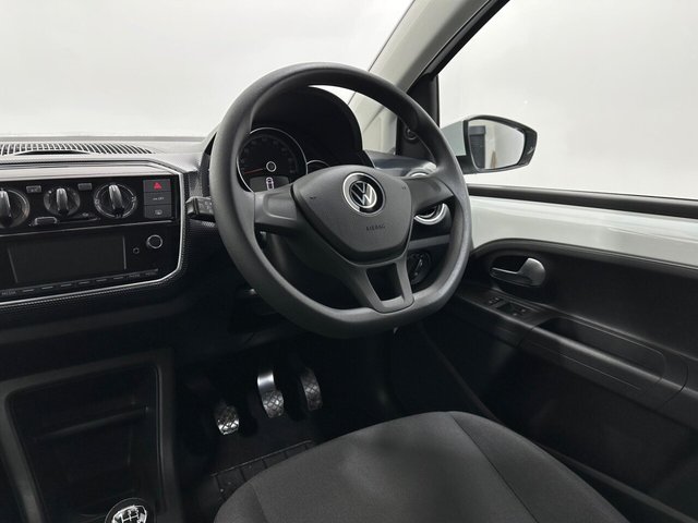 2021 Volkswagen Up! - Photo 11