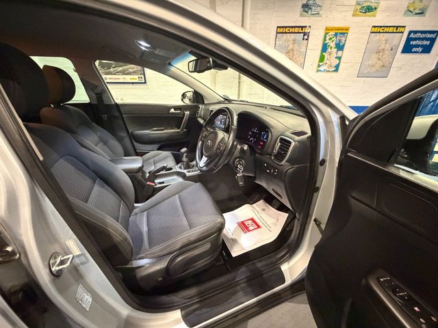 KIA SPORTAGE 1.7 CRDi 2 SUV 5dr Diesel Manual Euro 6 (s/s) - Photo 5