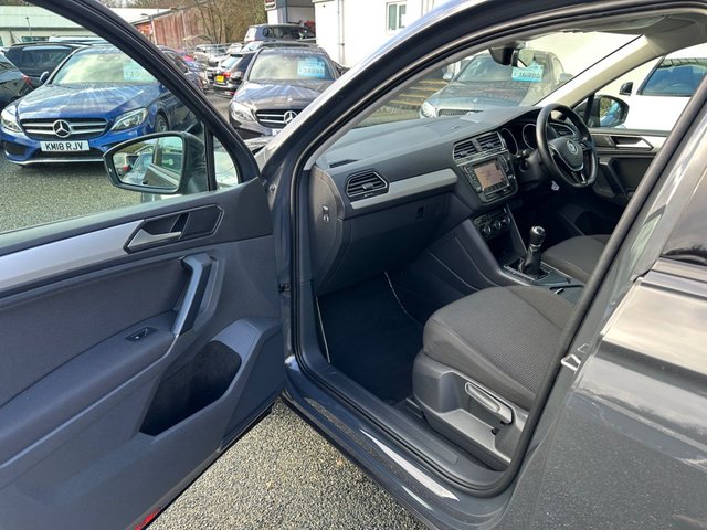 2016 VOLKSWAGEN TIGUAN 2.0 TDI BlueMotion Tech S SUV 5dr Diesel Manual Euro 6 (s/s) (150 ps) - Photo 12