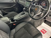 USED 2020 70 PORSCHE MACAN 2.0T SUV 5dr Petrol PDK 4WD Euro 6 (s/s) (245 ps) 