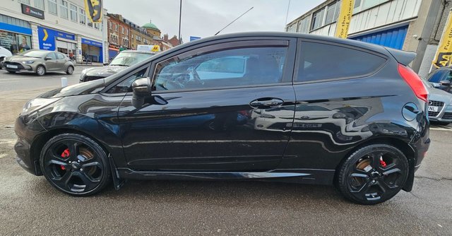 2014 FORD FIESTA - Photo 5