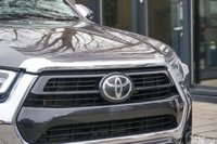 USED 2022 72 TOYOTA HI-LUX 2.4 D-4D Invincible Pickup Double Cab 4dr Diesel Auto 4WD Euro 6 (s/s) (150 ps) 
