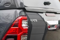 USED 2022 72 TOYOTA HI-LUX 2.4 D-4D Invincible Pickup Double Cab 4dr Diesel Auto 4WD Euro 6 (s/s) (150 ps) 
