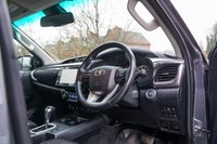 USED 2022 72 TOYOTA HI-LUX 2.4 D-4D Invincible Pickup Double Cab 4dr Diesel Auto 4WD Euro 6 (s/s) (150 ps) 