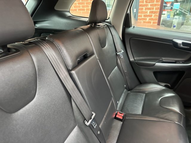 2015 Volvo Xc60 2.4L SE Lux Nav 5dr - Photo 7