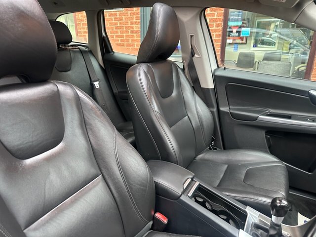 2015 Volvo Xc60 2.4L SE Lux Nav 5dr - Photo 11