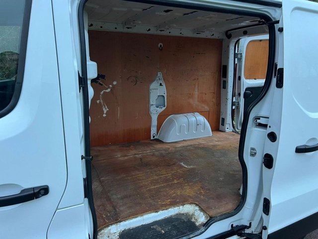 2023 RENAULT TRAFIC 2.0 dCi Blue SL28 Business+ Panel Van 5dr Diesel Manual L1 H1 Euro 6 (s/s) (130 ps) - Photo 9