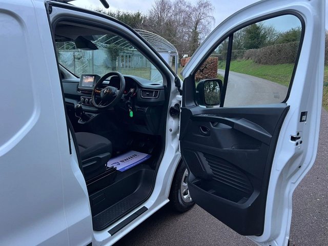 2023 RENAULT TRAFIC 2.0 dCi Blue SL28 Business+ Panel Van 5dr Diesel Manual L1 H1 Euro 6 (s/s) (130 ps) - Photo 10