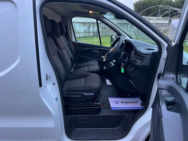 2023 RENAULT TRAFIC 2.0 dCi Blue SL28 Business+ Panel Van 5dr Diesel Manual L1 H1 Euro 6 (s/s) (130 ps) - Photo 11