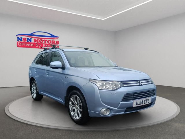 2014 14 MITSUBISHI OUTLANDER 2.0h 12kWh GX4h SUV 5dr Petrol Plug-in Hybrid CVT 4WD Euro 5 (s/s) (200 ps) 12 Months AA Breakdown - Free