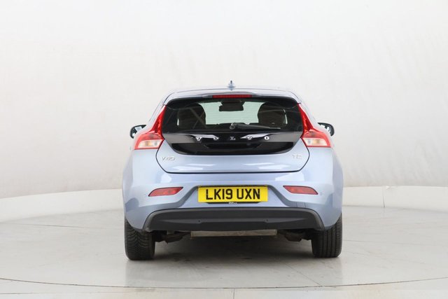 2019 Volvo V40 1.5L Momentum Nav Plus 5dr - Photo 9