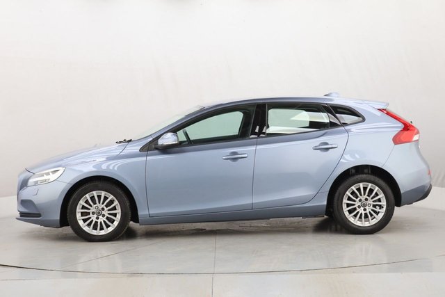 2019 Volvo V40 1.5L Momentum Nav Plus 5dr - Photo 6