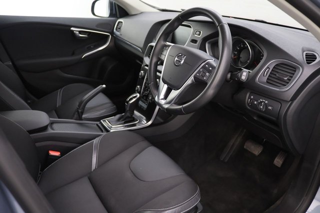 2019 Volvo V40 1.5L Momentum Nav Plus 5dr - Photo 10