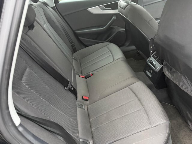 2019 Audi A4 2L Technik 4dr - Photo 10