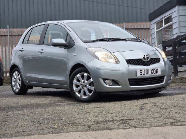 2011 YARIS 1.33 DUAL VVT I T SPIRIT HATCHBACK 5DR PETROL MANUAL EURO 5... photo