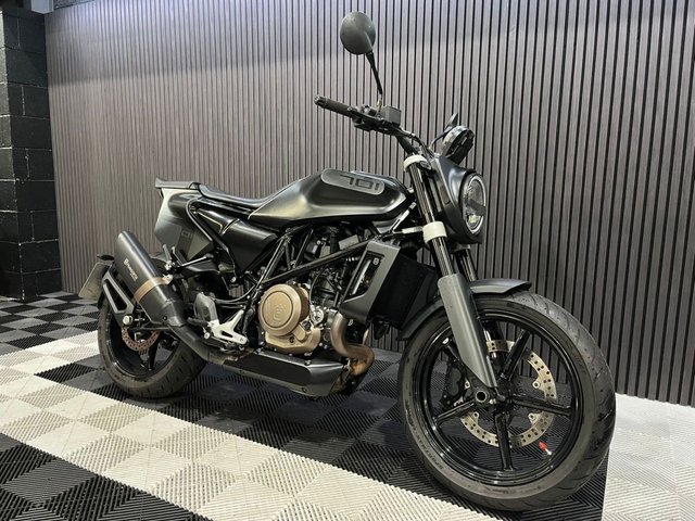 View our HUSQVARNA SVARTPILEN 701