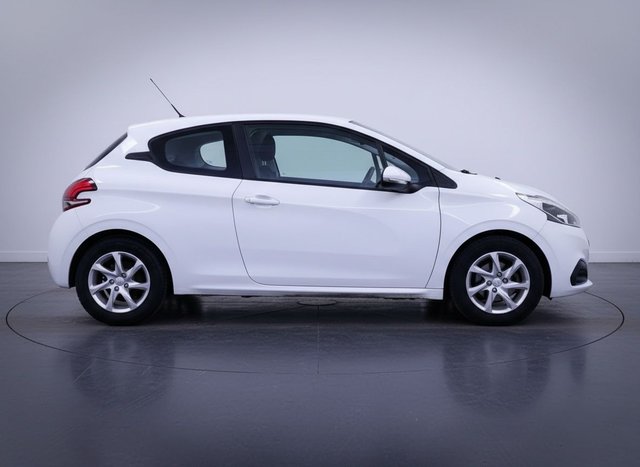 2015 PEUGEOT 208 (2015) - Photo 6