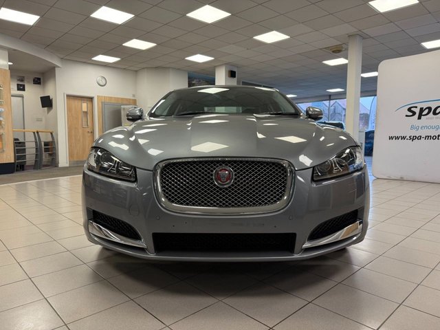 2013 Jaguar Xf 2.2L Premium Luxury 4dr - Photo 2