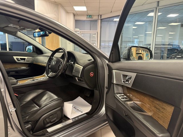 2013 Jaguar Xf 2.2L Premium Luxury 4dr - Photo 8