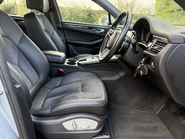 2019 PORSCHE MACAN - Photo 9