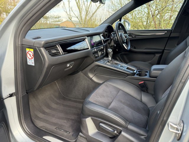 2019 PORSCHE MACAN - Photo 11