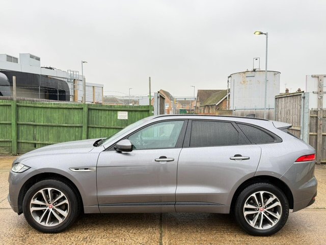 2020 JAGUAR F-PACE 2.0 D240 R-Sport Auto AWD Euro 6 (s/s) 5dr - Photo 3