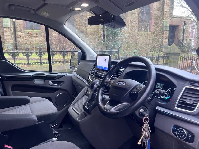 2020 Ford Tourneo Custom 2L Titanium 5dr - Photo 2