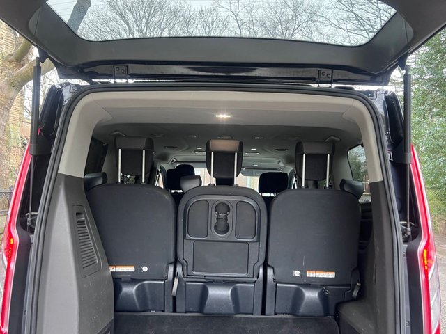 2020 Ford Tourneo Custom 2L Titanium 5dr - Photo 11