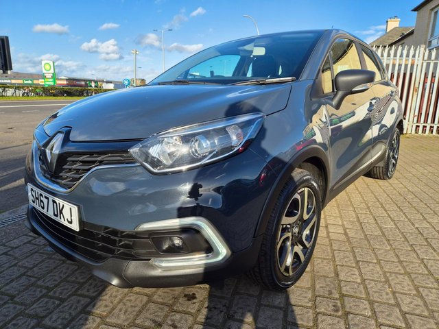 View our RENAULT CAPTUR