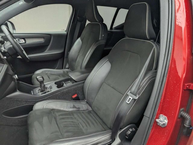 USED 2018 68 VOLVO XC40 1.5 T3 R-Design SUV 5dr Petrol Manual Euro 6 (s/s) (156 ps) LEATHER SEATS+PARKING SENSORS CLICK&COLLECT/HOME DELIVERY