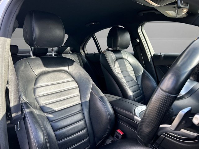 2019 MERCEDES-BENZ C-CLASS 2.0 C300d AMG Line (Premium) Saloon 4dr Diesel G-Tronic+ Euro 6 (s/s) (245 ps) - Photo 10