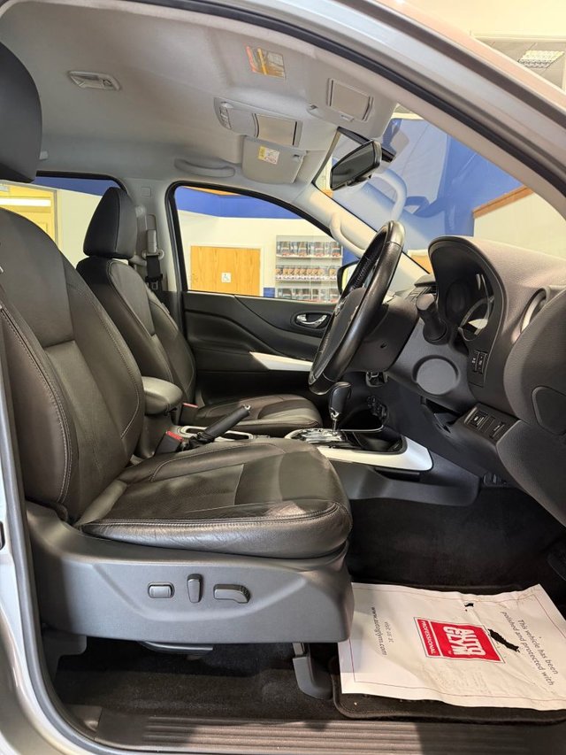 2021 Nissan Navara 2.3L Tekna 4dr - Photo 8