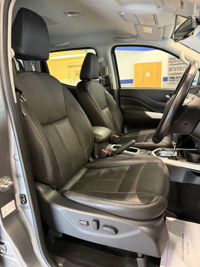 2021 Nissan Navara 2.3L Tekna 4dr - Photo 9