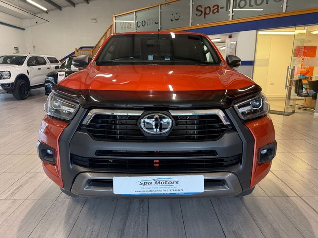 2021 Toyota HI-Lux 2.8L Invincible X 4dr - Photo 2