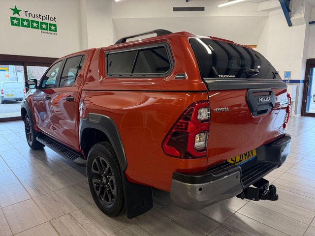 2021 Toyota HI-Lux 2.8L Invincible X 4dr - Photo 5